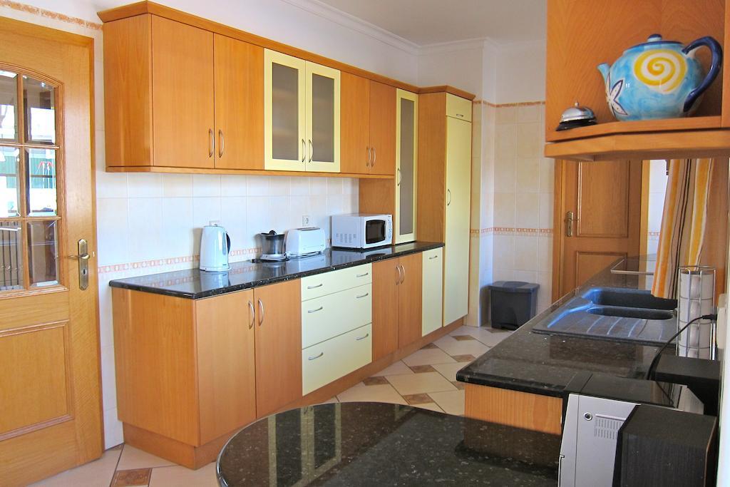אלבופיירה 6 Bedroom Villa Brady Private With Pool And Garden מראה חיצוני תמונה