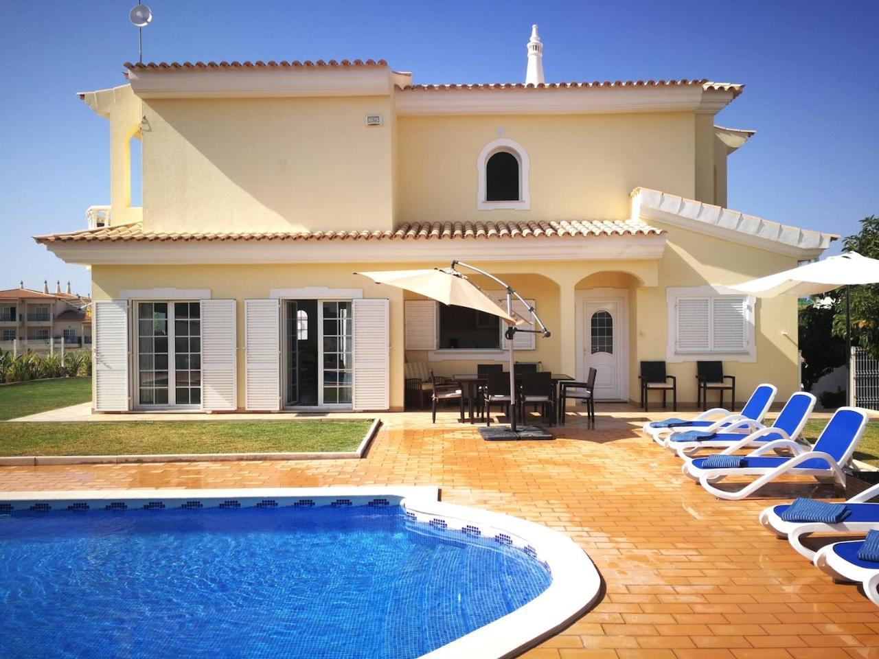 אלבופיירה 6 Bedroom Villa Brady Private With Pool And Garden מראה חיצוני תמונה